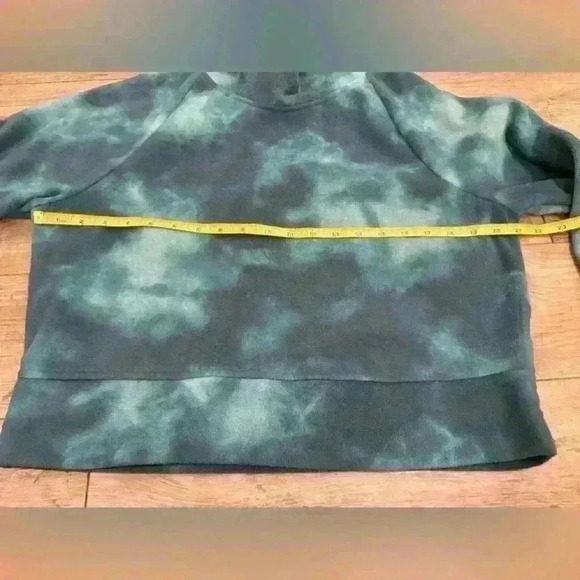 Old Navy Soft Crop Top Dye Die Sweater Size Medium - Picture 2 of 6